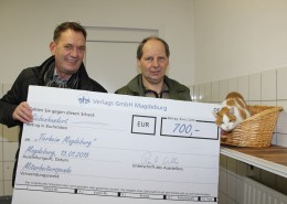 Da war die Freude groß: ehs-Vertriebsleiter Ingo Schwan (r.) übergab Tierheimleiter Andreas Reichardt den Spendenscheck über 700 Euro.